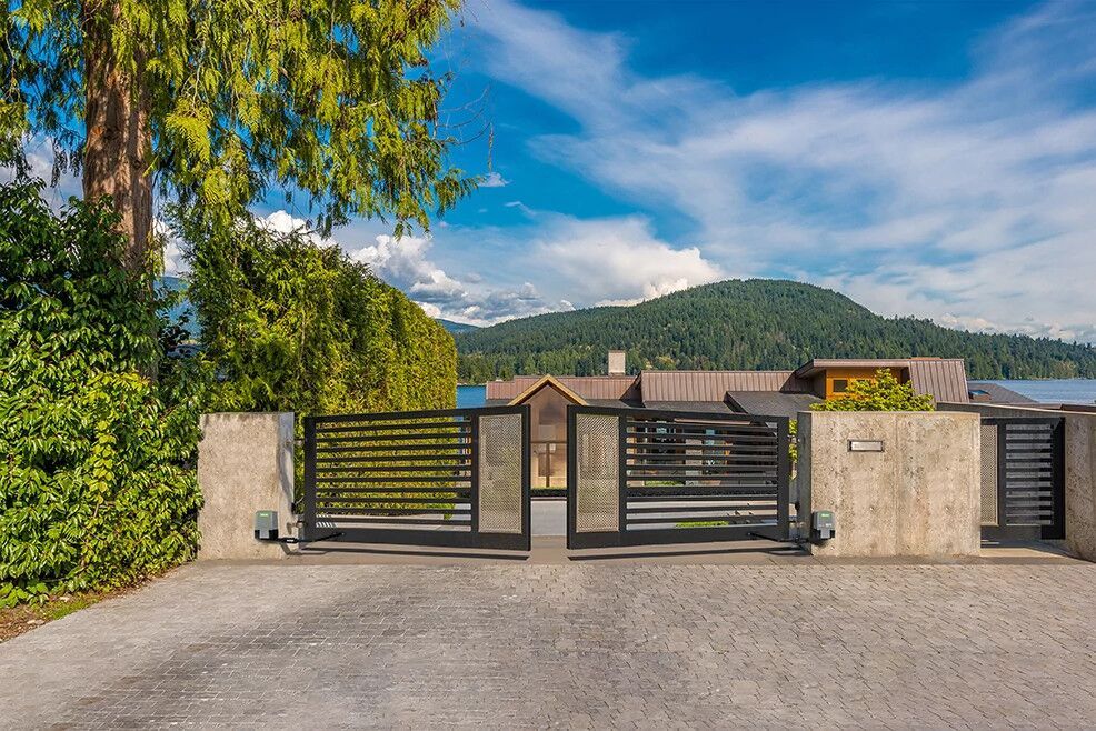 MerlinSwingA200DoubleInsitu986x740.png Merlin Gate Opener